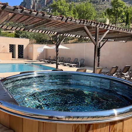 Hotel Les Restanques De Moustiers מראה חיצוני תמונה