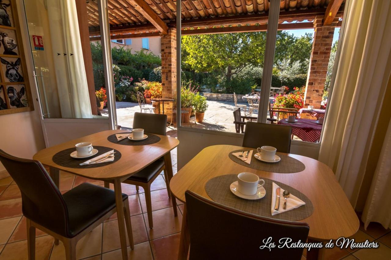 Hotel Les Restanques De Moustiers מראה חיצוני תמונה