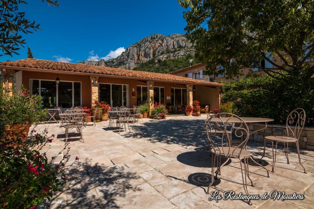 Hotel Les Restanques De Moustiers מראה חיצוני תמונה