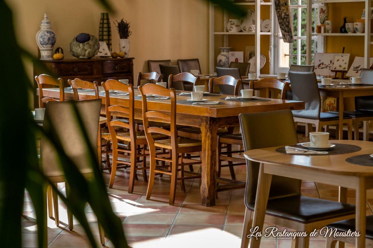 Hotel Les Restanques De Moustiers מראה חיצוני תמונה
