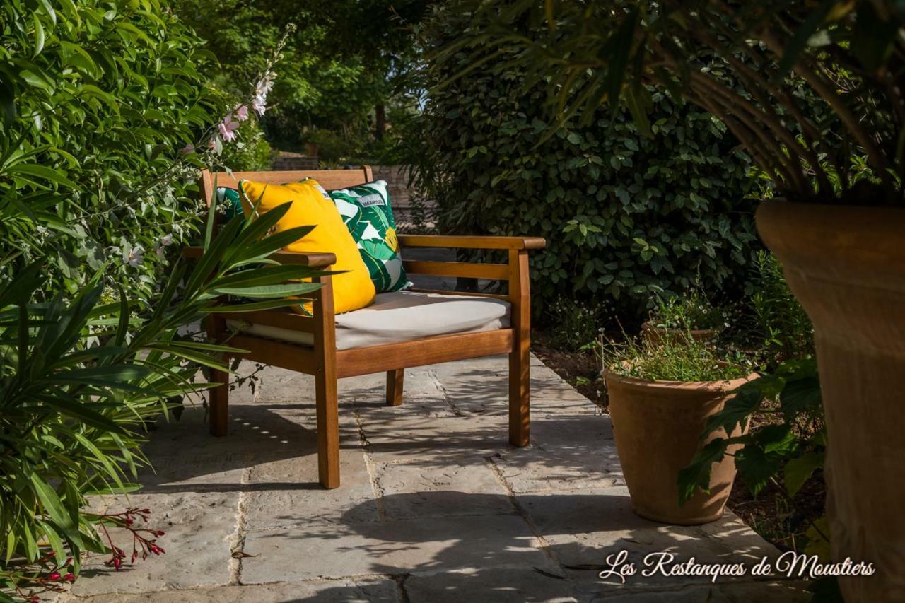 Hotel Les Restanques De Moustiers מראה חיצוני תמונה