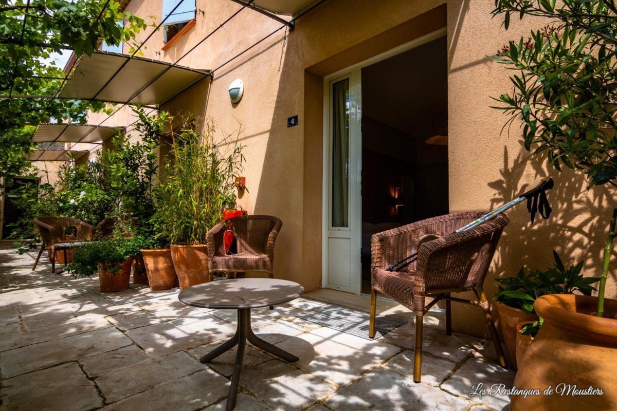 Hotel Les Restanques De Moustiers מראה חיצוני תמונה